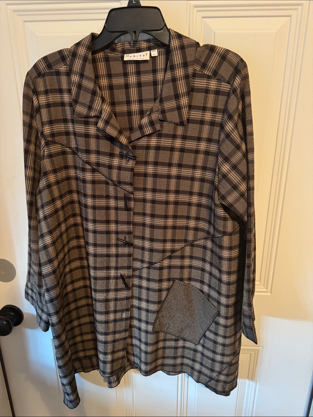 Habitat Ladies Tan and Black Plaid Button-Down Shirt/jacket